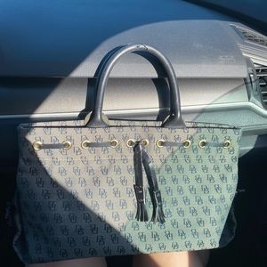 Vintage black dooney and bourke purse